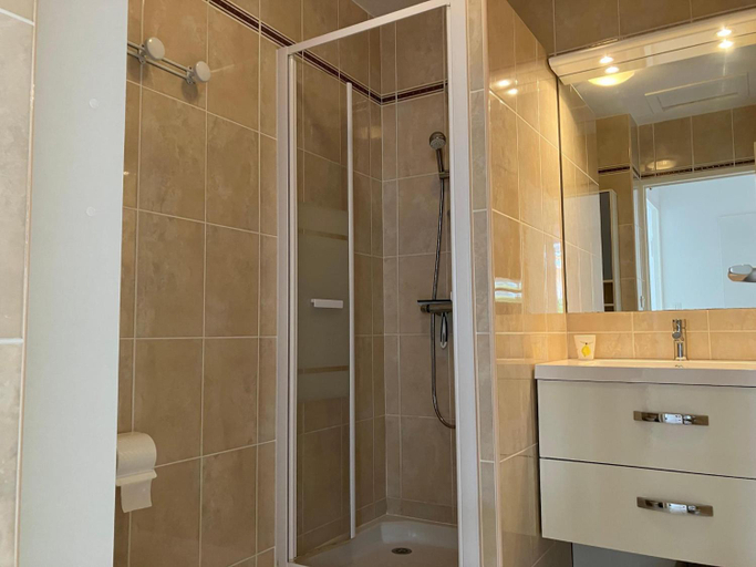 Bathroom 2, Terraced house, Moliets, Landes