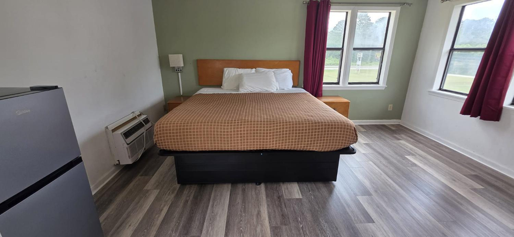 1, white columns motel, Harris