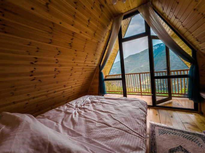 Bedroom, KALOHOUSE, Shuakhevi