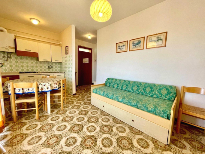 Others 4, Cozy three-room apartment with large terrace A C - 7 people, Venezia