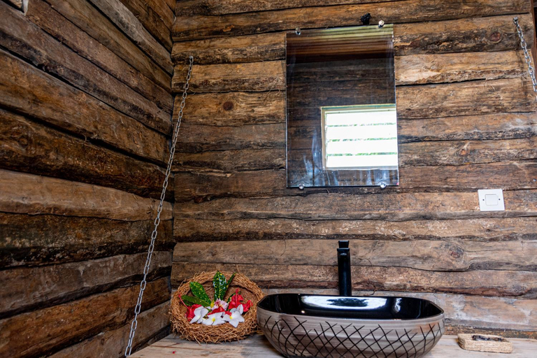 Bathroom 4, le Repaire des Pirates, Analanjirofo