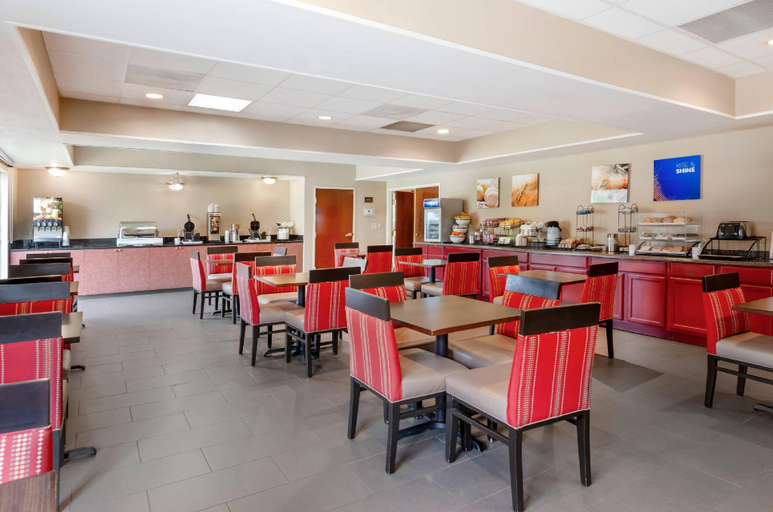 Food & Drinks 5, Comfort Inn & Suites, Montgomery