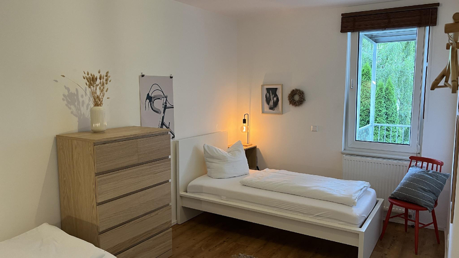 Others 5, Apartment Milan, Eisenach