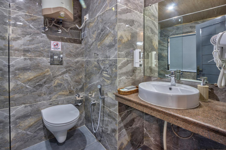 Bathroom, Vine Hills Resort & Spa Manali by the Beatle, Kullu