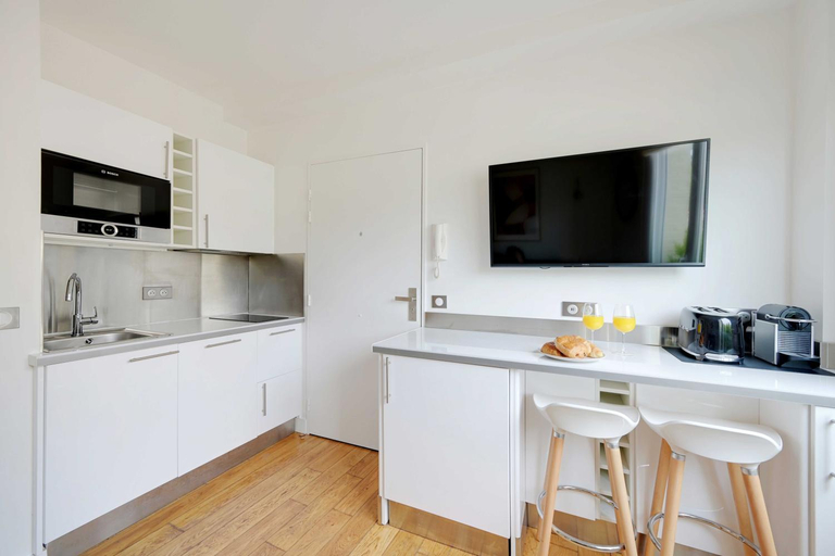 Kitchen 3, Cosy Apartment -1BR-2P- Suresnes, Hauts-de-Seine