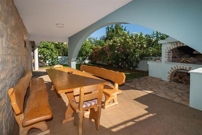 Others 4, Apartmani Tereza, Privlaka