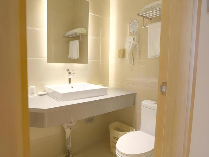 Bathroom, GreenTree Inn Langfang Xianghe County Robot Venture Port, Langfang