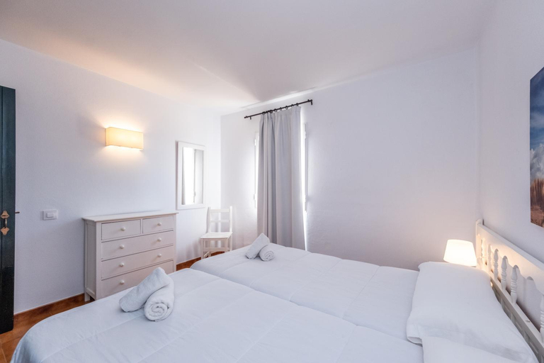 Bedroom 2, Can Digus - Mediterranean Apartments - Fornells, Baleares