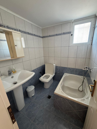 Bathroom 2, Ideal for 2, Sarandës