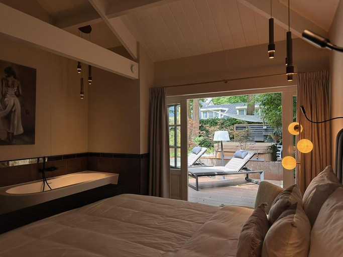 Bedroom, Berg en Bos Suite Apeldoorn met luxe jacuzzi, Apeldoorn