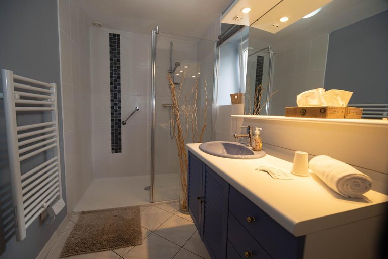 Bathroom 3, Domaine des demoiselles - Chambres d'hotes et Spa, Pas-de-Calais