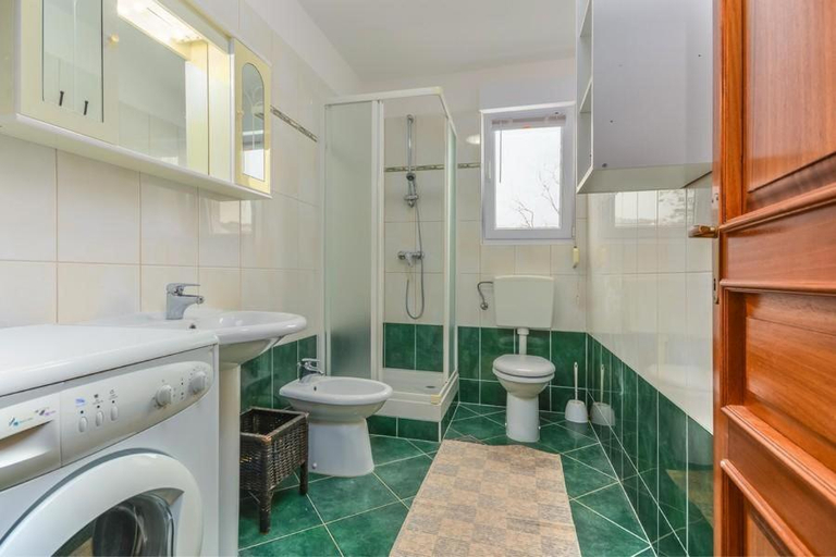 Bathroom, Apartment Nena, Brtonigla
