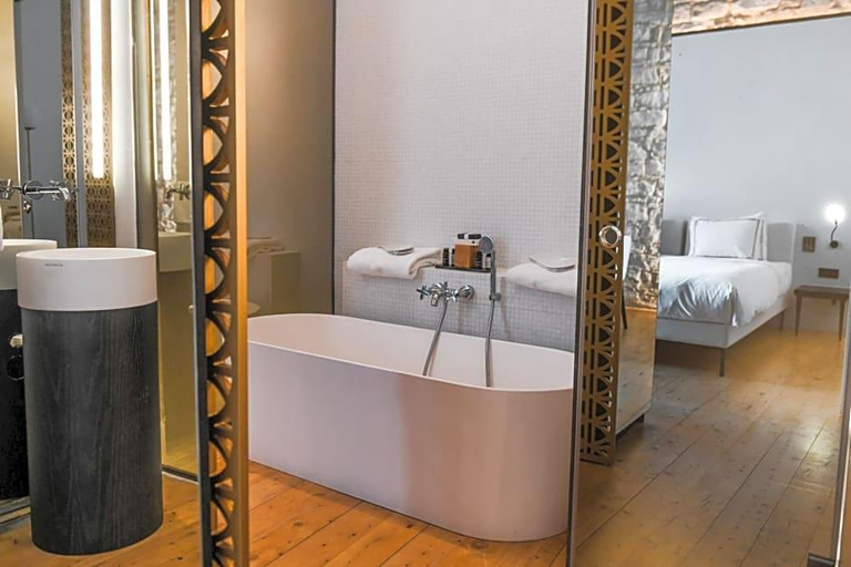 Bathroom 3, S Paul City Hotel