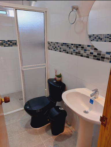 Bathroom, APARTAMENTOS MISS NICOLE, San Andrés