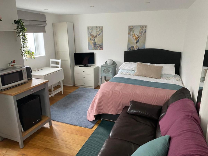 Others 4, Cherry Tree Bed & Breakfast, Wiltshire