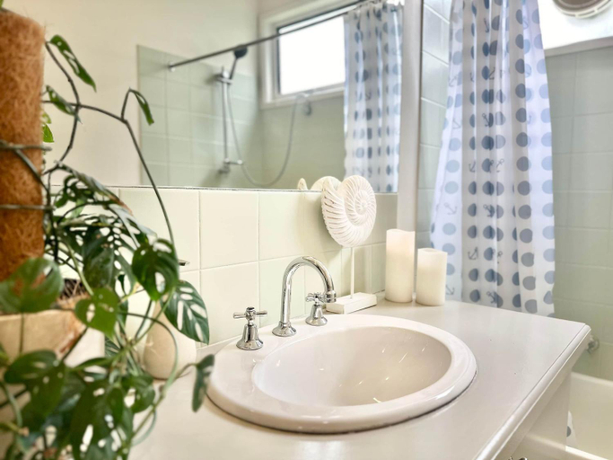 Bathroom, The Vibe Sandy Point, South Gippsland - East