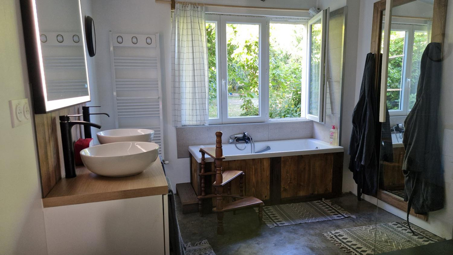 Bathroom 3, Au Gre Des Lis - La Suite Du Chene, Marne