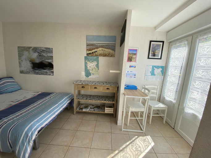 Bedroom 2, Entre Roches et Marees, Manche