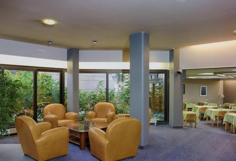 Others 5, Hotel Dupleix - Hyper centre - Reouverture, Finistère