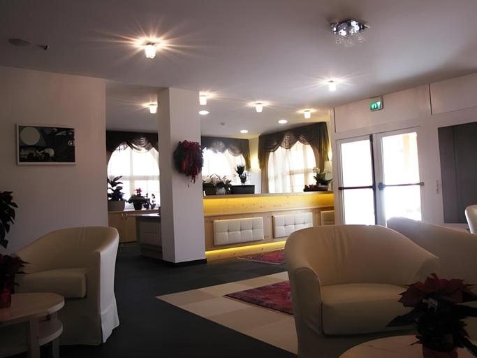 Public Area, Alpen Hotel Eghel, Trento