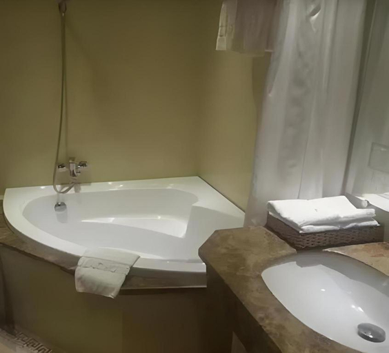 Bathroom 3, Au Lac 2 Hotel, District 1
