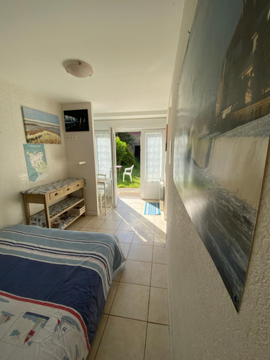 Bedroom 2, Entre Roches et Marees, Manche