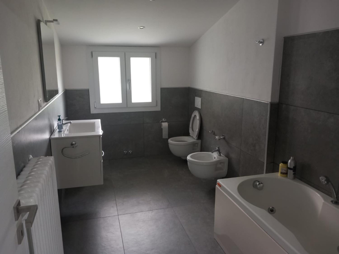 Bathroom 2, Attico Marsiglie, Bologna