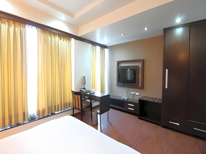 Bedroom 2, Hotel Signature Grand, Delhi