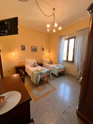 Bedroom 2, BnB Villa Melany vicino Centro, Lucca