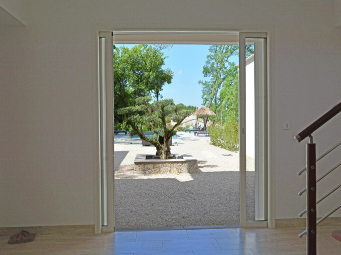 Public Area 4, Villa in Var with Hill Views  Pool, Var