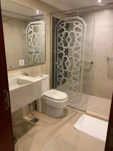Bathroom 5, Quiet Shatea Jeddah Hotel, Jeddah