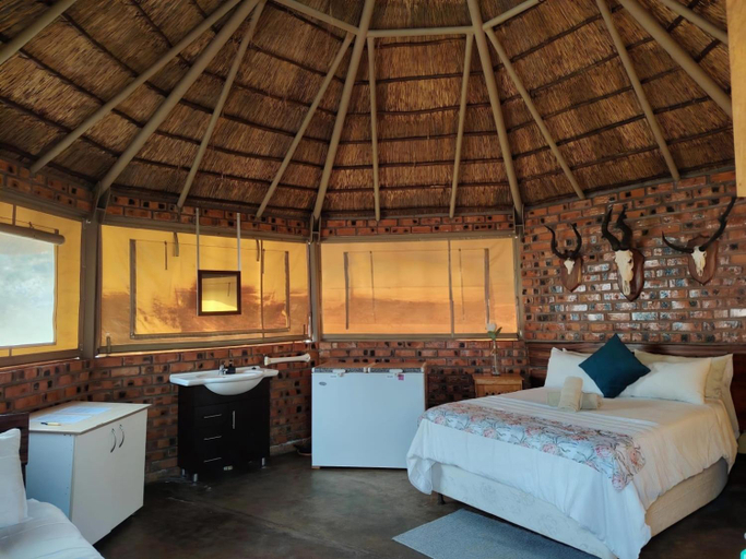 Bedroom 2, Weltevreden Game Lodge, Lejweleputswa