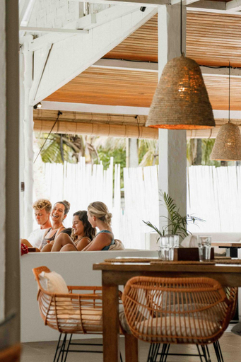 Food & Drinks 4, La Belle Hollow Trees, Kepulauan Mentawai