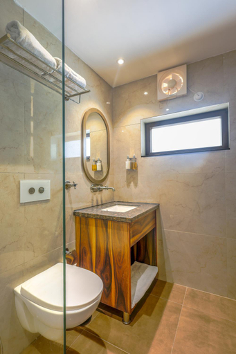 Bathroom 2, Hotel Lalit Palace, Dehradun