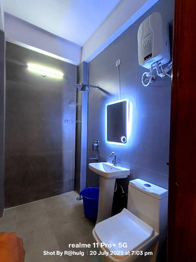 Bathroom, FNG GUEST HOUSE, Gautam Buddha Nagar
