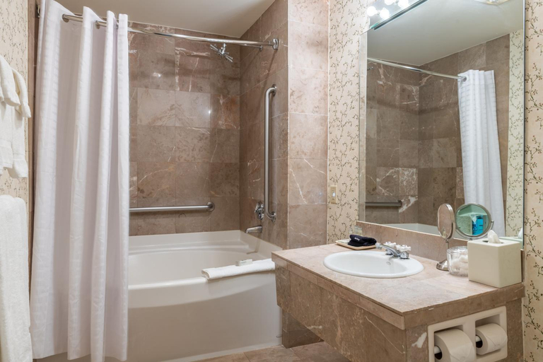 Bathroom 2, Harraseeket Inn Freeport, Cumberland