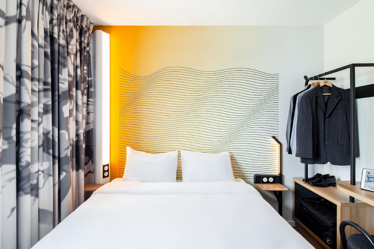 Bedroom 3, B&B HOTEL Le Port- Marly St-Germain en Laye, Yvelines