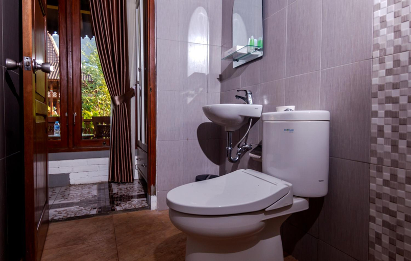 Bathroom 3, Balkondes Majaksingi, Magelang