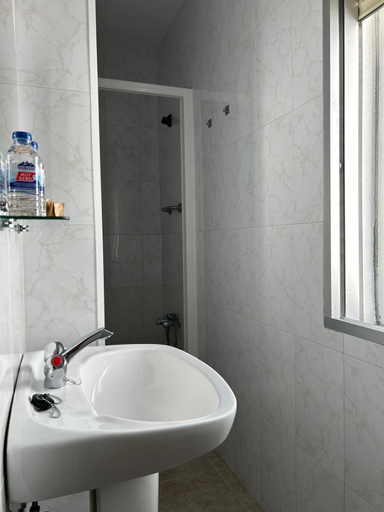 Bathroom 2, PENSION* AS VINAS, Lugo