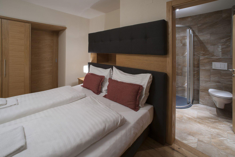 Bedroom 2, Mountain Lake Resort, Zell am See