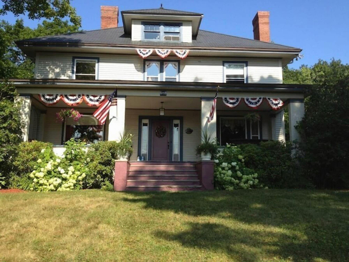 Exterior & Views 1, Taylor Edes Inn, Penobscot