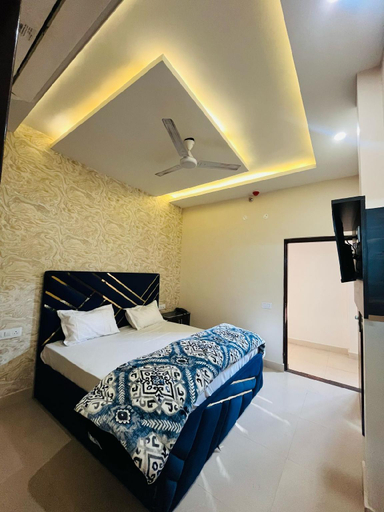 Others 2, hotel shairana, Sahibzada Ajit Singh Nagar