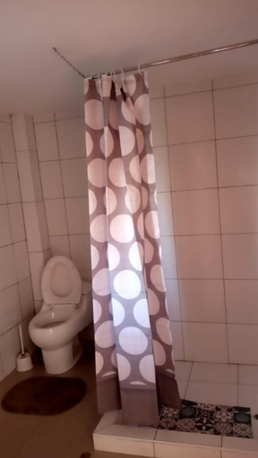 Bathroom, Inti Panqara, Chucuíto