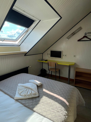 Bedroom 2, Hotel Arcantis Le Voltaire, Ille-et-Vilaine