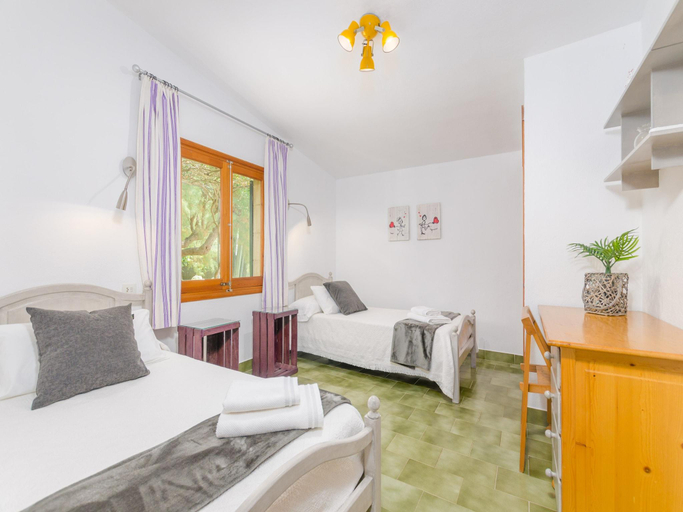 Bedroom 3, La Sort Llarga campomar - Villa With Pool, Baleares