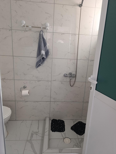 Bathroom 1, NIKOLARI RESORTs, Vlorës