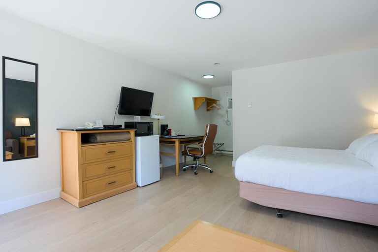 Bedroom 2, Park Motel, Fraser Valley