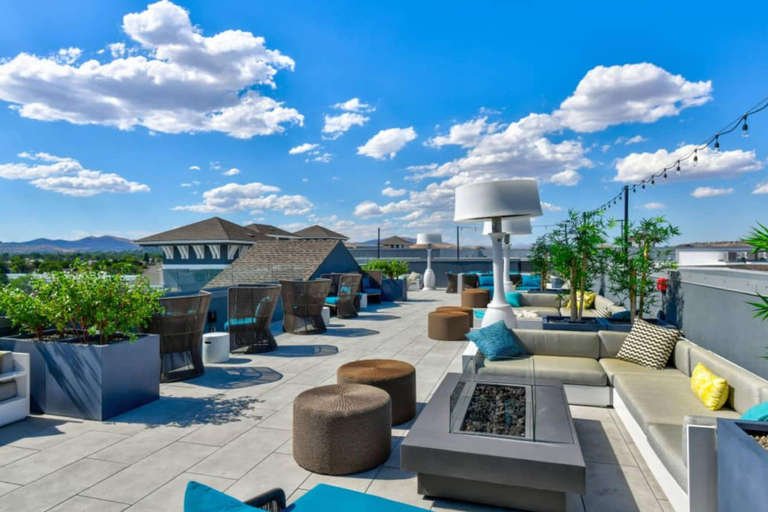 Food & Drinks 5, Chic Apt w Jacuzzi Pool BBQ Mountain Views, Washoe