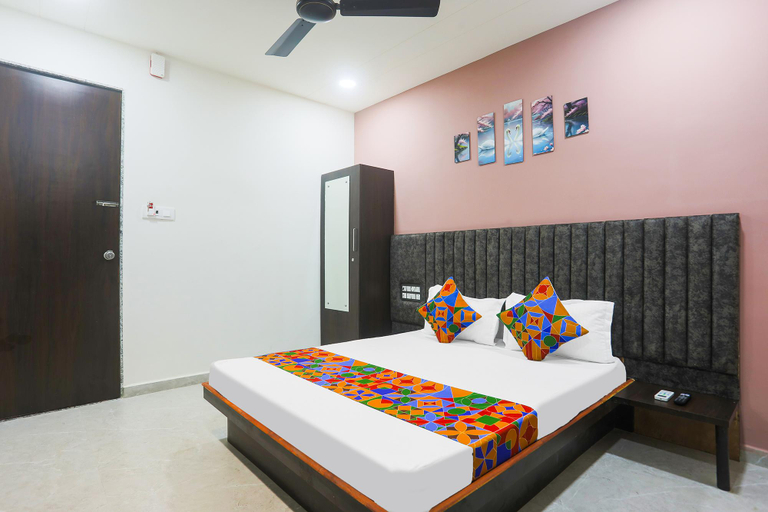 Bedroom 2, FabHotel River View, Surat