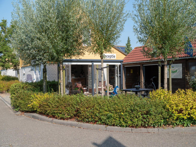 Public Area, Holiday Home in Zeeland with Spacious Garden, Kapelle